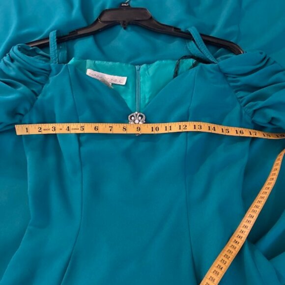 Nancy Neil Women's Teal Gown: Size 8 - Picture 12 of 16